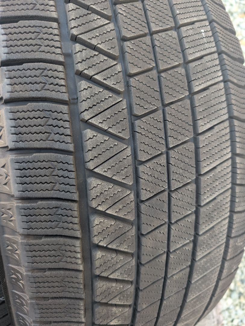 タカオ　235/50r18 VRX3 2022年製