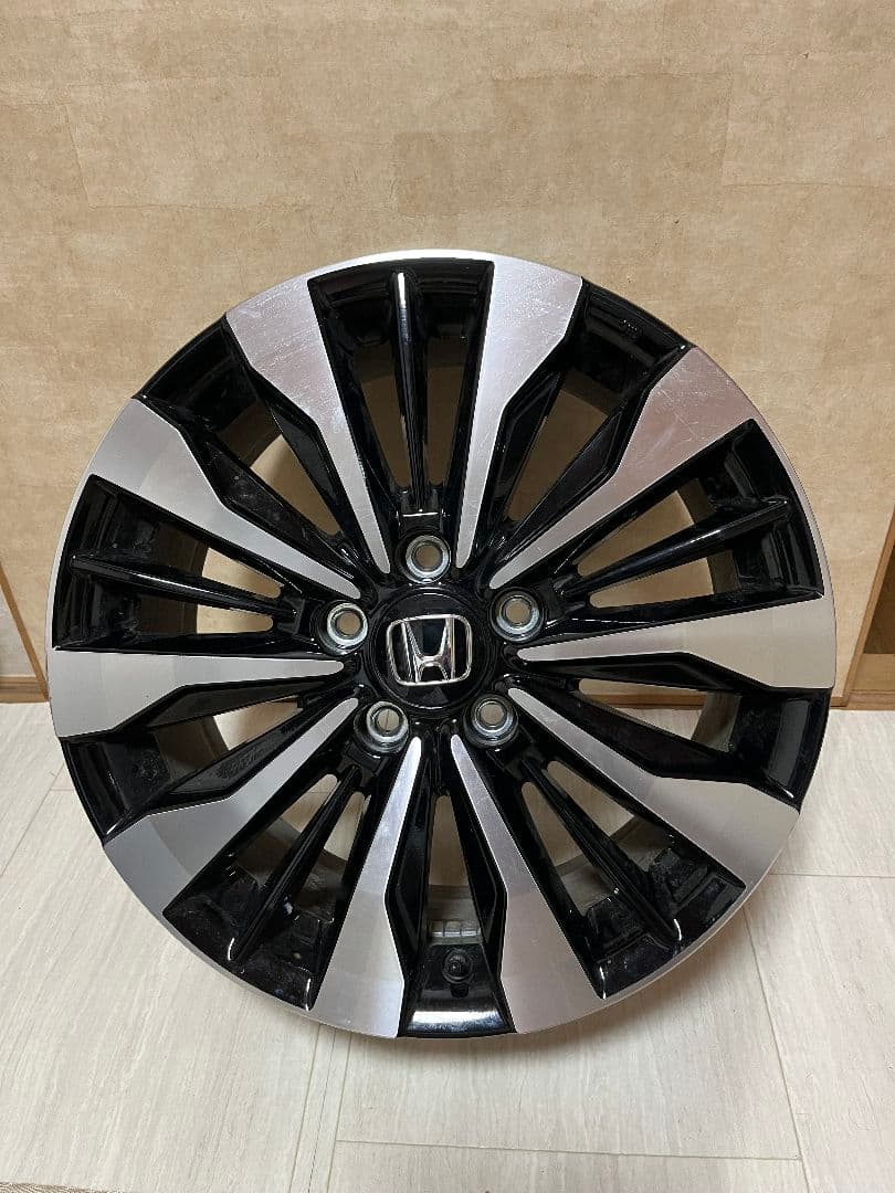 ② ホンダWRV新車外しホイールナットキャップ付純正17インチホイール２本