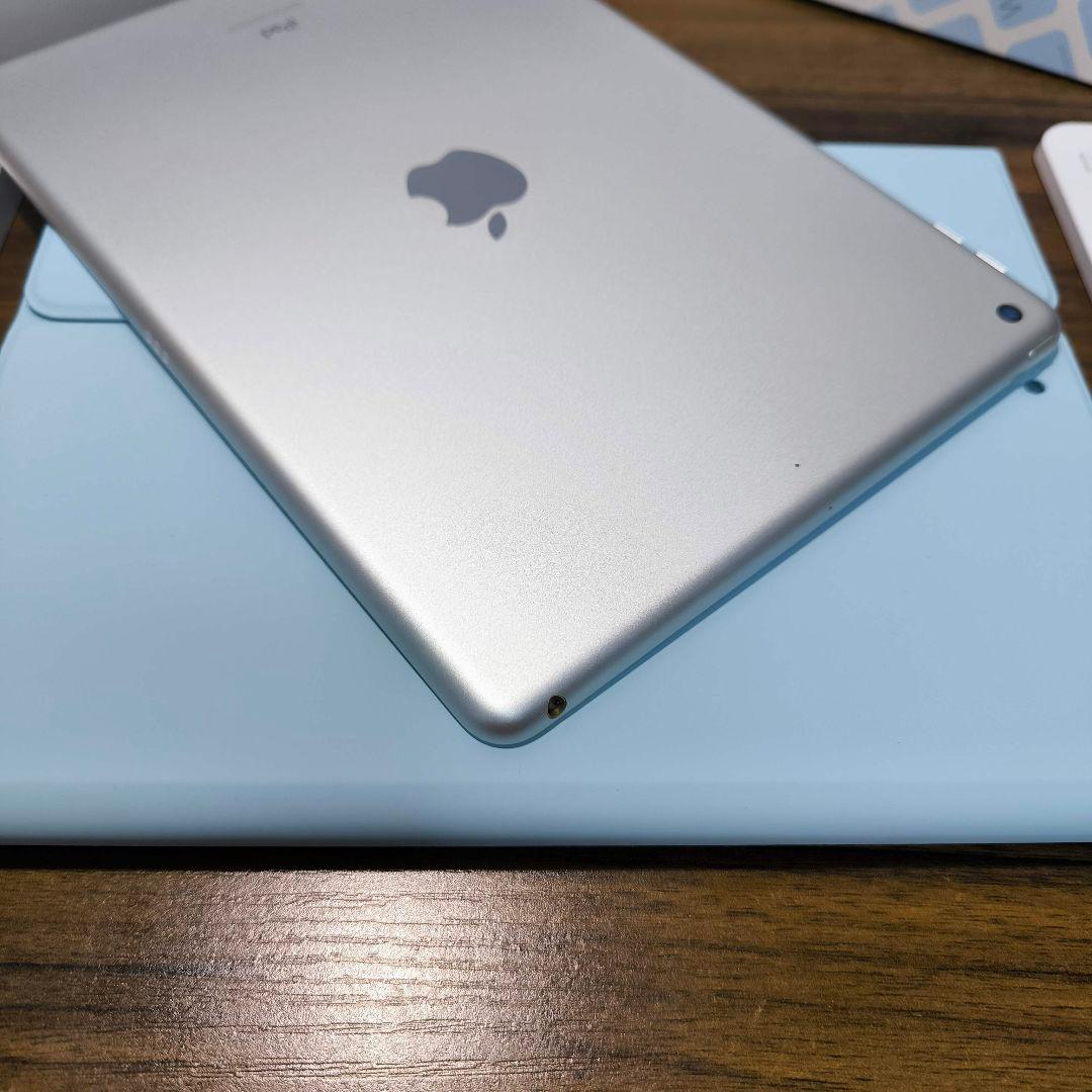 iPad 第7世代 Wi-Fi 32GB ケースとキーボード、タッチペン