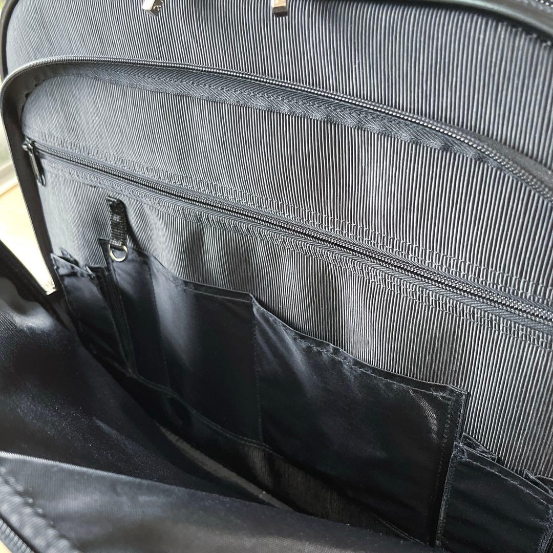 スワニーキャリーバッグ　旅行 機内持ち込み 南京錠2個付き 4輪