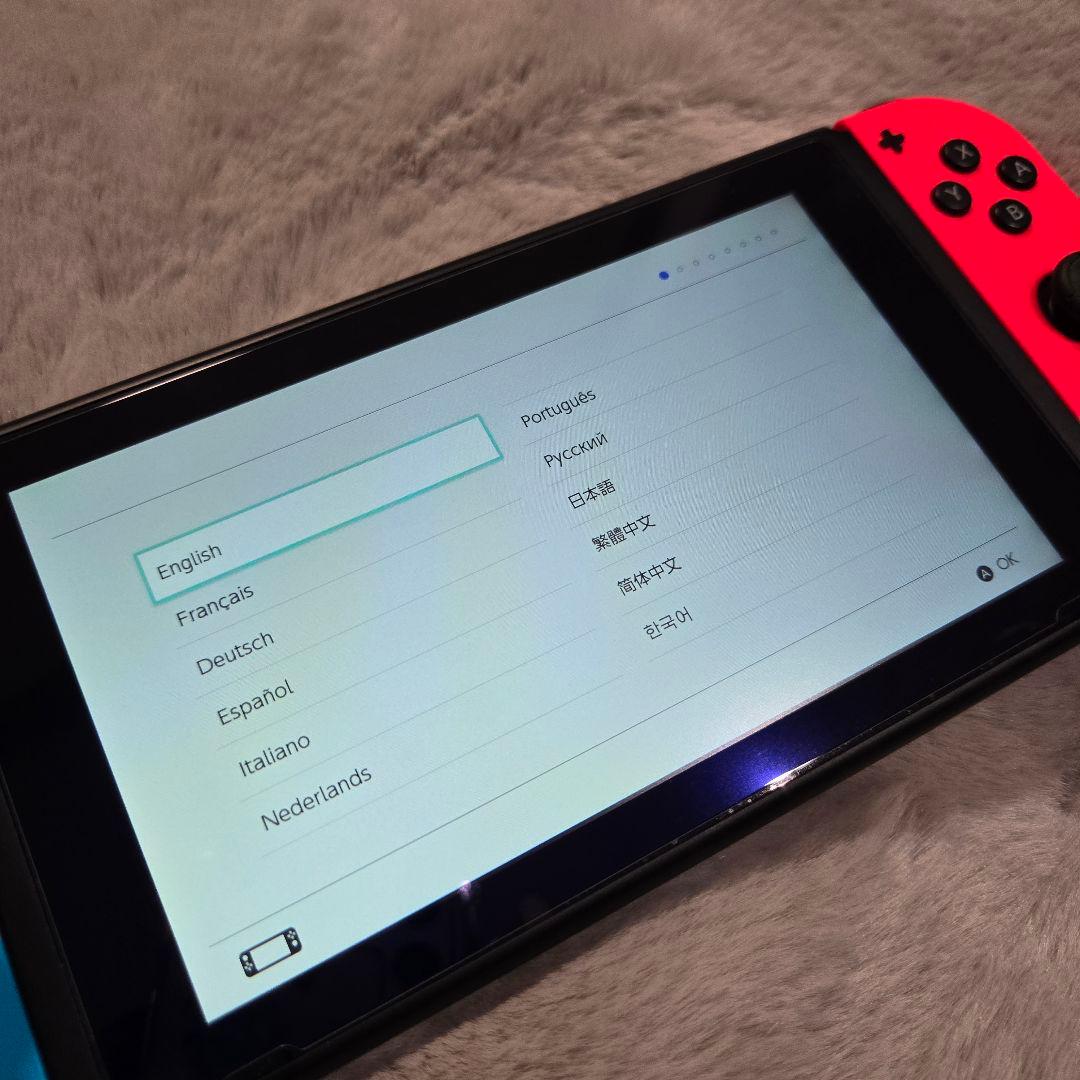 Switch 本体 赤/青 ①充電グリップ　➁専用ケース　③マイクロSD32GB