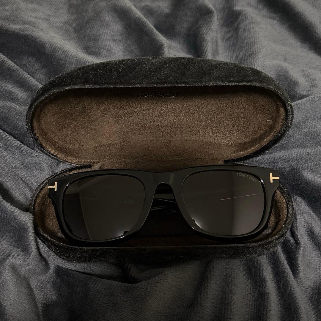 D*i様 TOM FORD サングラス！メガネケース、メガネ拭き付き！