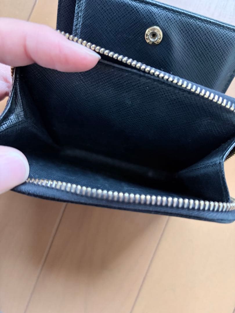 M*様 PRADA 二つ折り財布