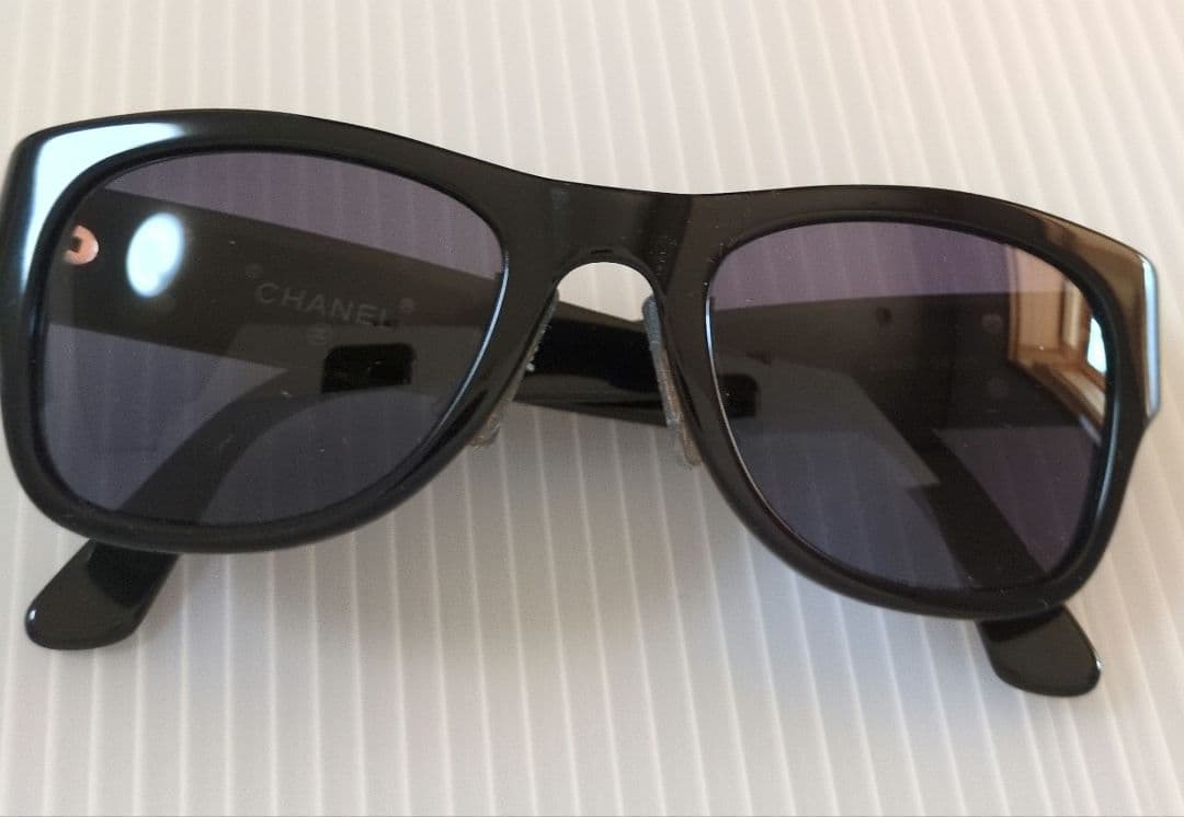 CHANEL ブラック サングラス