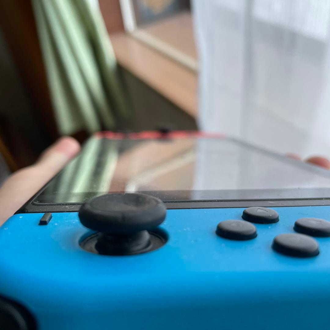 Nintendo Switch 本体 青と赤のJoy-Con 充電器その他備品