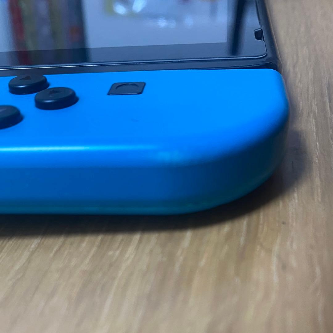 旧型Nintendo Switch 本体 青と赤のJoy-Con