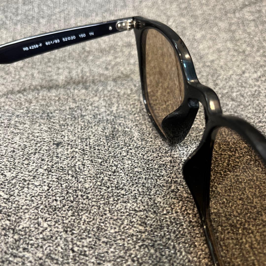 即横浜発！正規RayBanレイバン RB4258F601/93 アジアンフィット