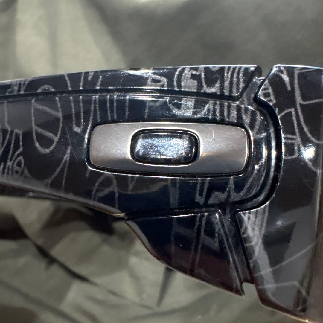 @*】様 ✨美品✨OAKLEY FUEL CELL 偏光レンズ サングラス人気モ