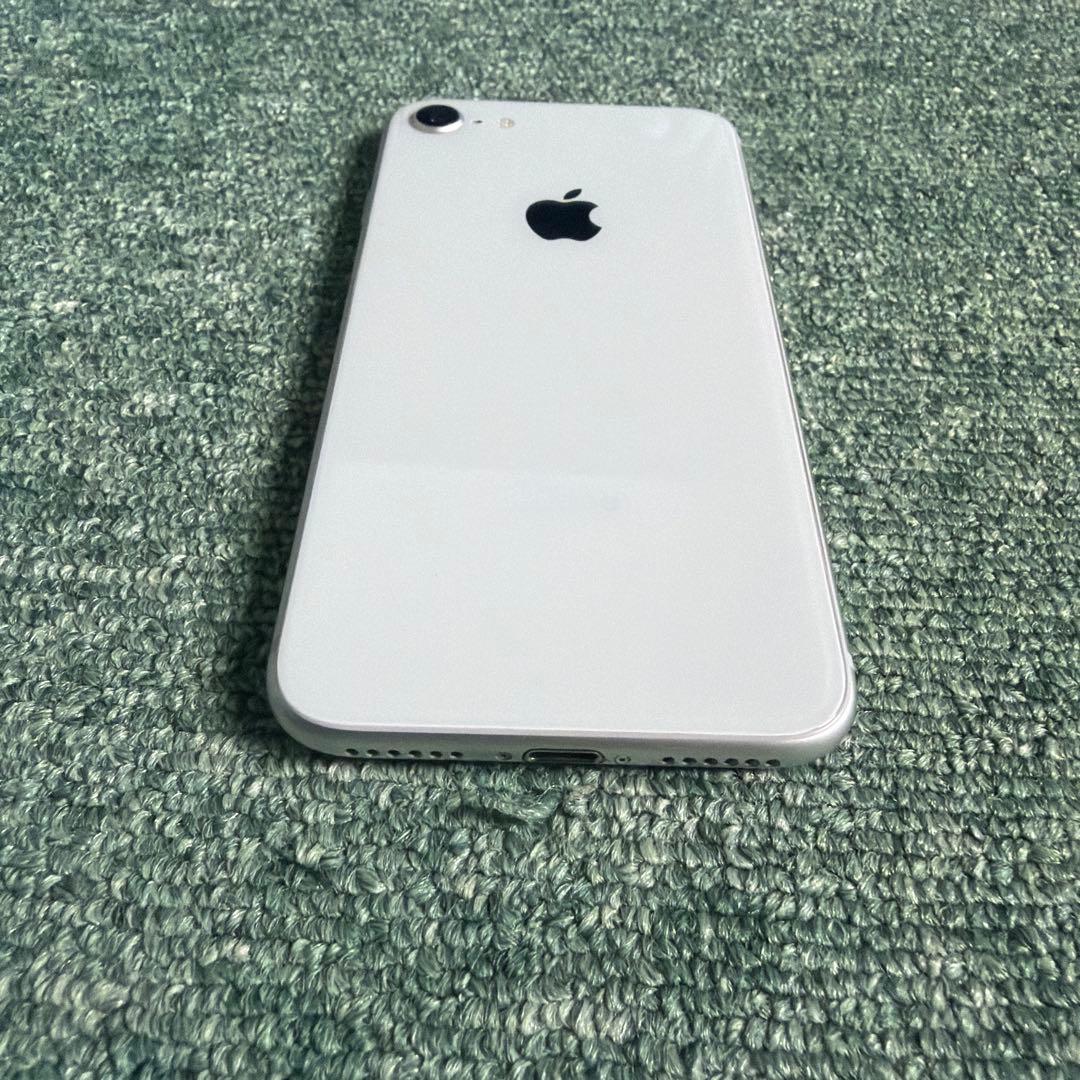 S*）様 iPhone 8 シルバー
