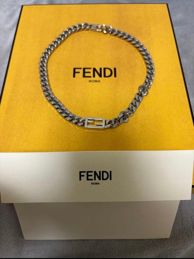 FENDI バゲット ネックレス　目黒蓮着用モデル