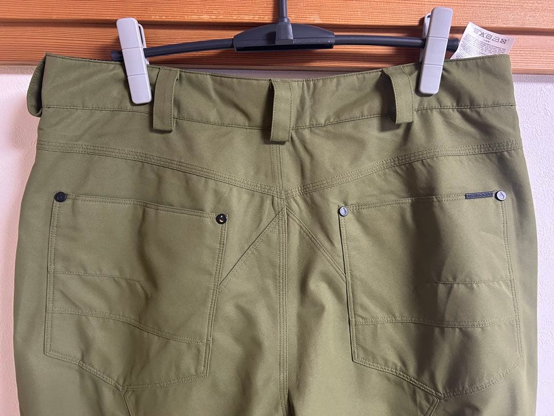 VOLCOM スノーボードパンツ オリーブ