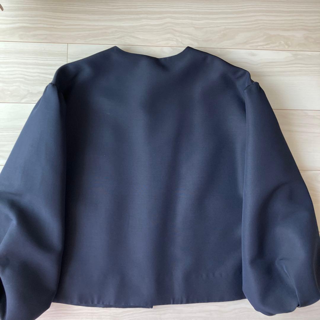 【美品】ストラスブルゴ　高級シルク混ウールアウタージャケットポワン袖入学式