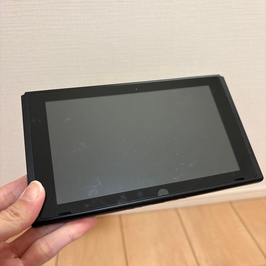 ま*様 任天堂Switch 本体＋純正Joy-Con +マリオカートソフト