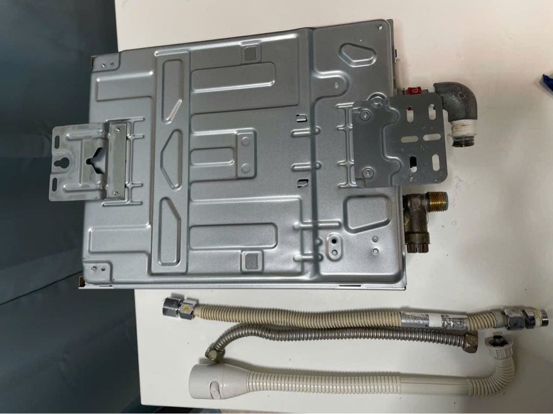 新品に近い Rinnai LPガス湯沸かし器 RUS-V51YTB 2024年製
