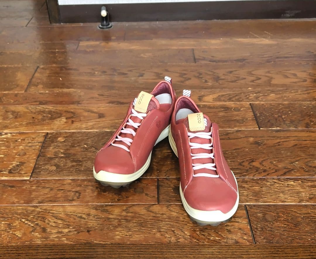 【上質:セレブメーカー】ecco エコー スパイクレス ゴルフシューズ ピンク