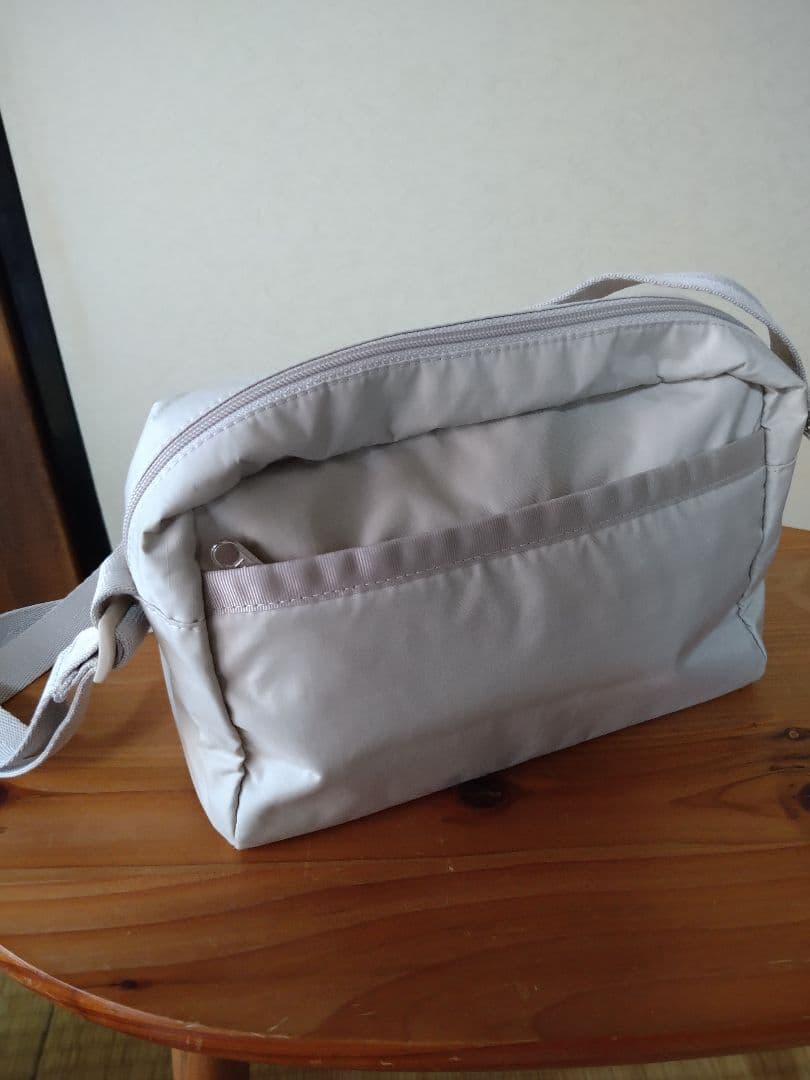 最終値下★ほぼ未使用★LeSportsac　DANIELLA CROSSBODY