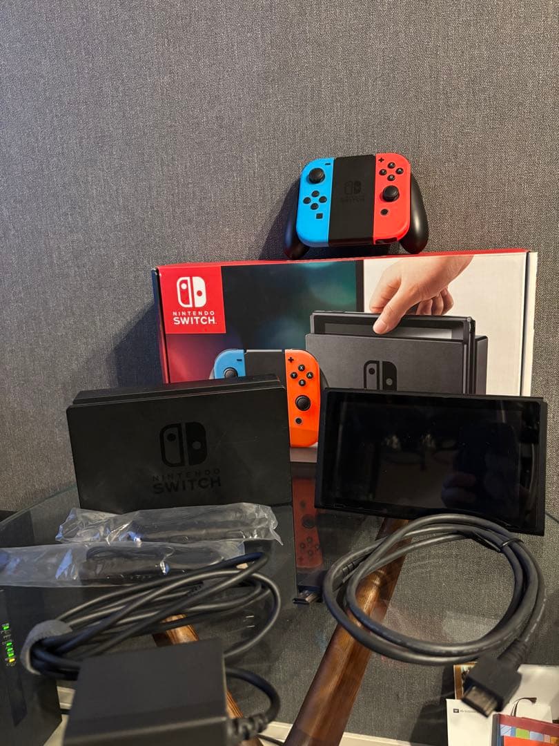 美品　Nintendo Switch Joy-Con ネオンブルー/レッド