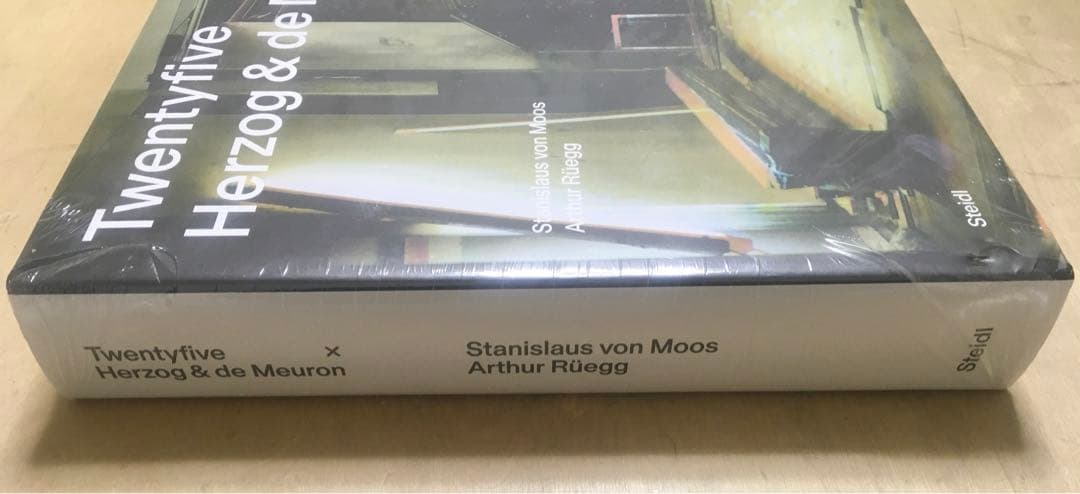 Twentyfive x Herzog & de Meuron, 洋書