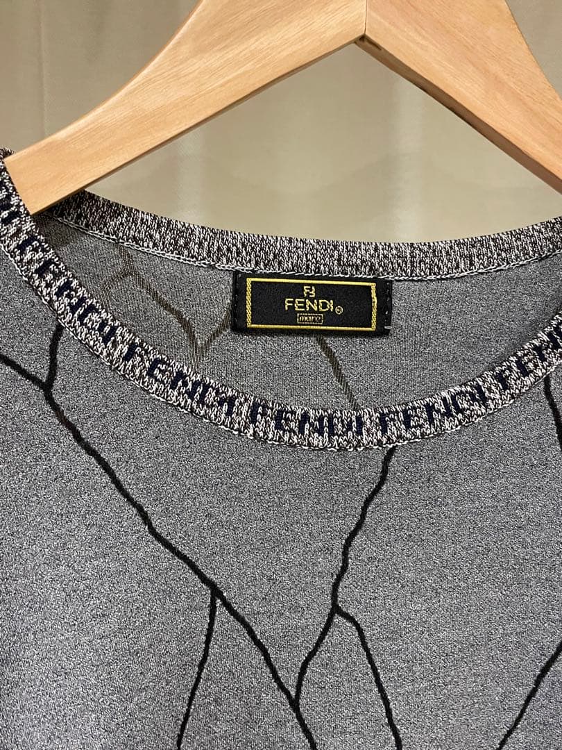 くみみ　FENDI Tシャツ
