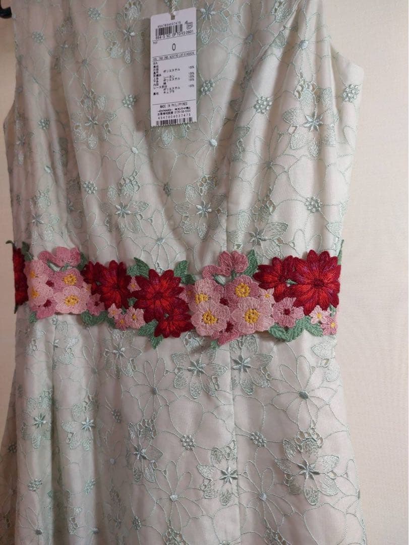 【新品・未使用】TOCCA 花柄刺繍 ノースリーブ ひざ丈ワンピース