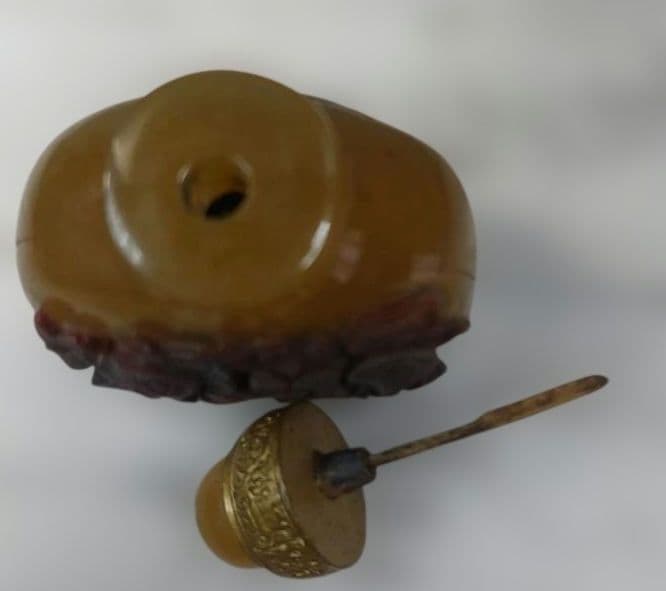 骨董品　アンティーク鯉などが彫られた鼻煙壷