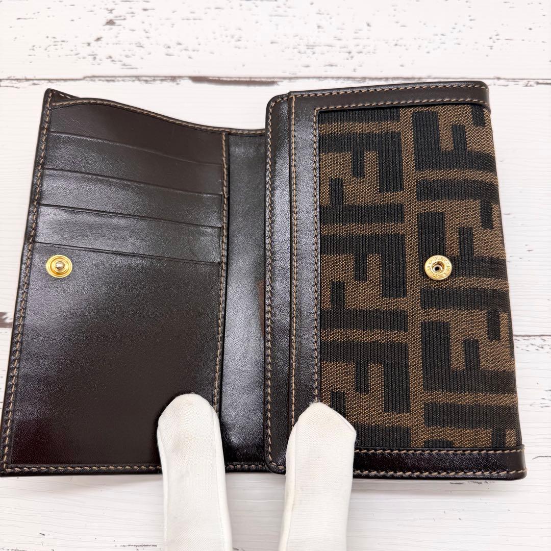 ⭐️新品未使用⭐️　FENDI　FF総柄　ズッカ柄　二つ折り財布　キャンバス×レザー