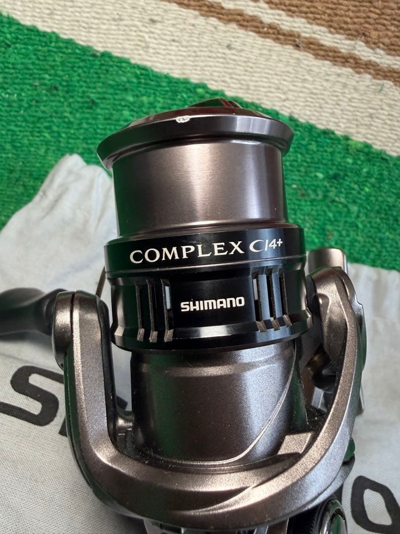 大*岩様 SHIMANO COMPLEX ci4+ C2500 F4 HGスピニ