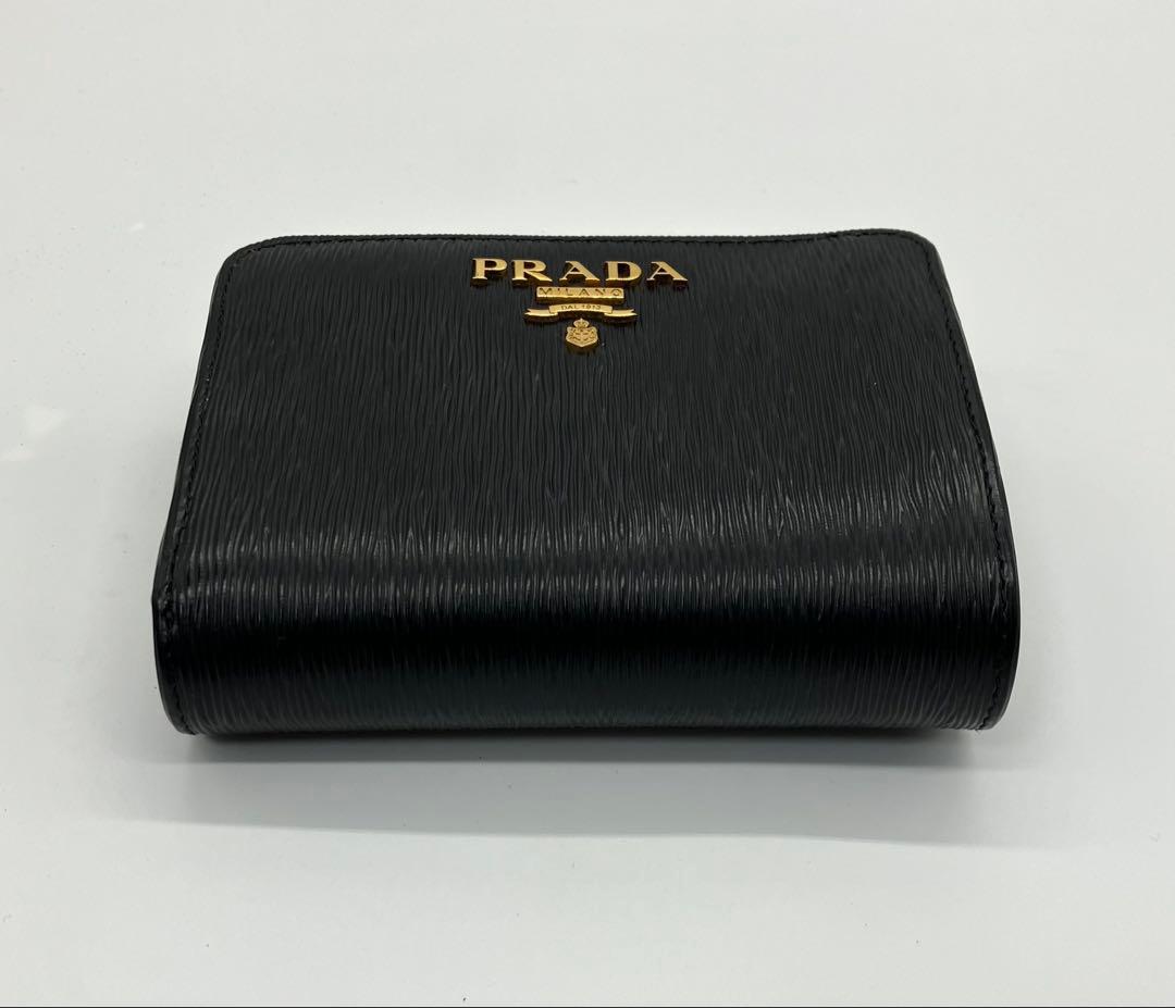 ⭐️ 極美品 プラダ VITELLO MOVE 二つ折り財布 ブラック 鑑定済