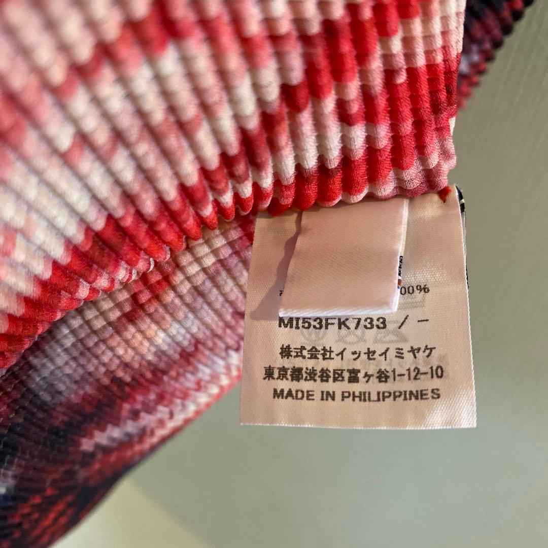 ISSEI MIYAKE me 半袖 Tシャツ 赤・青・黒