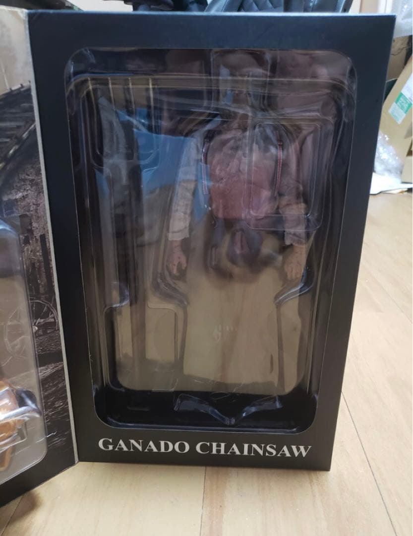 バイオハザード チェーンソー ガナド ホットトイズ 1/6