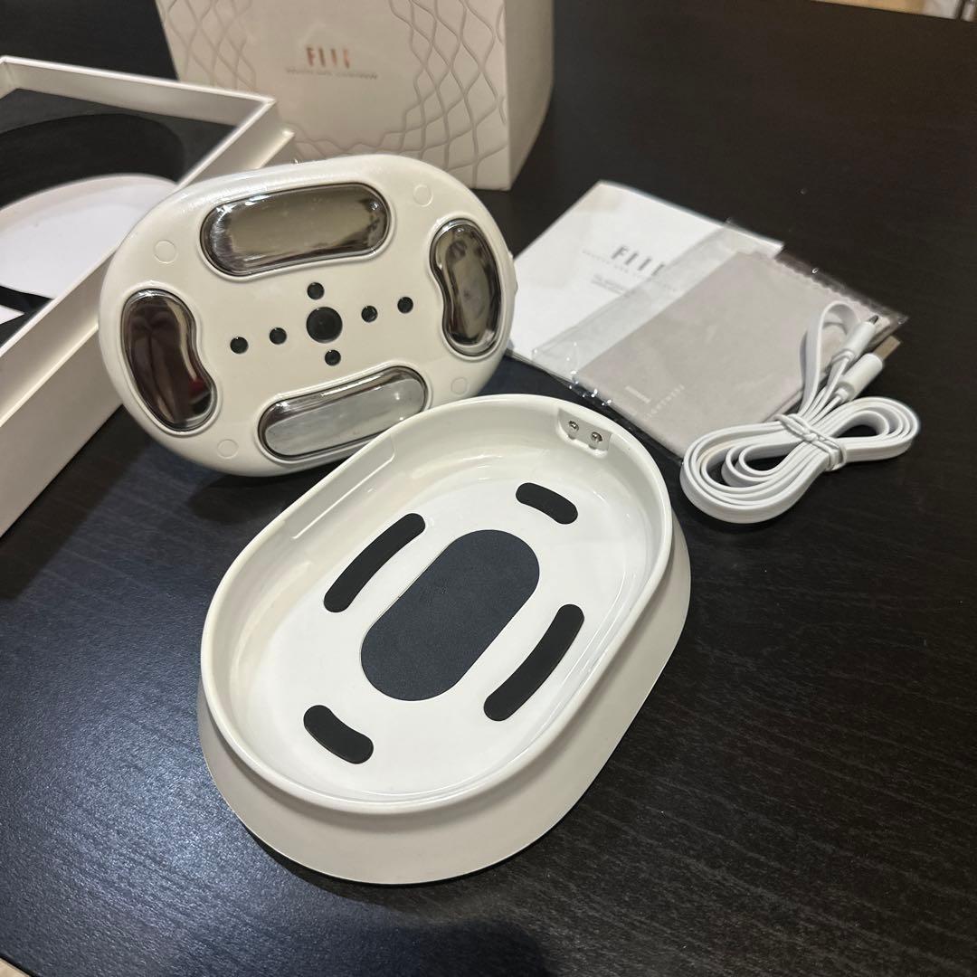 Flll家庭用キャビテーション 脂肪燃焼 EMS全身ダイエット 美顔器 筋トレ