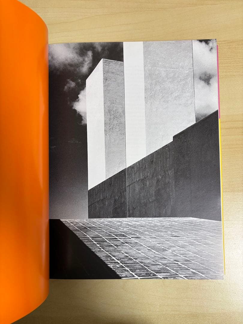 アート・デザイン・音楽 LUIS BARRAGAN THE QUIET REVOLUTION