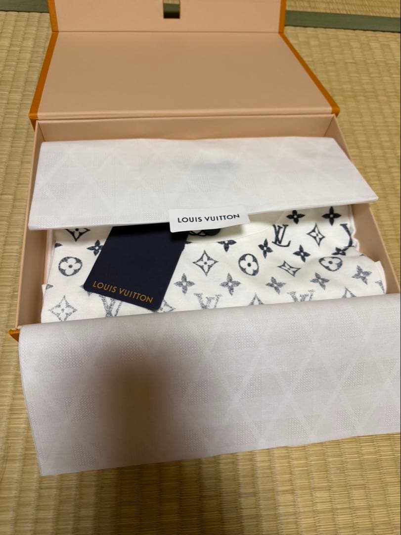 LOUIS VUITTON ロゴTシャツ ホワイト