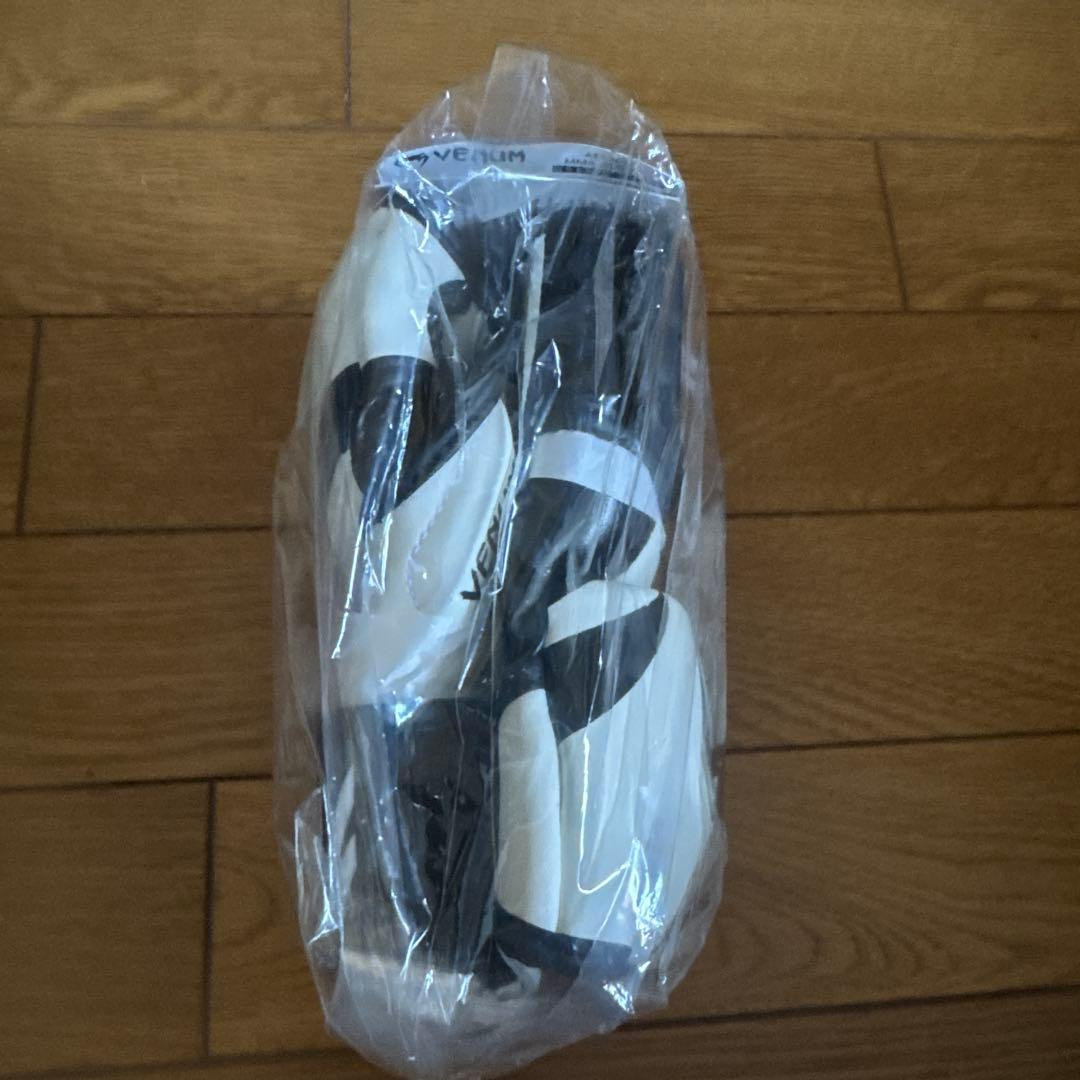 VENUMオープンフィンガーグローブ