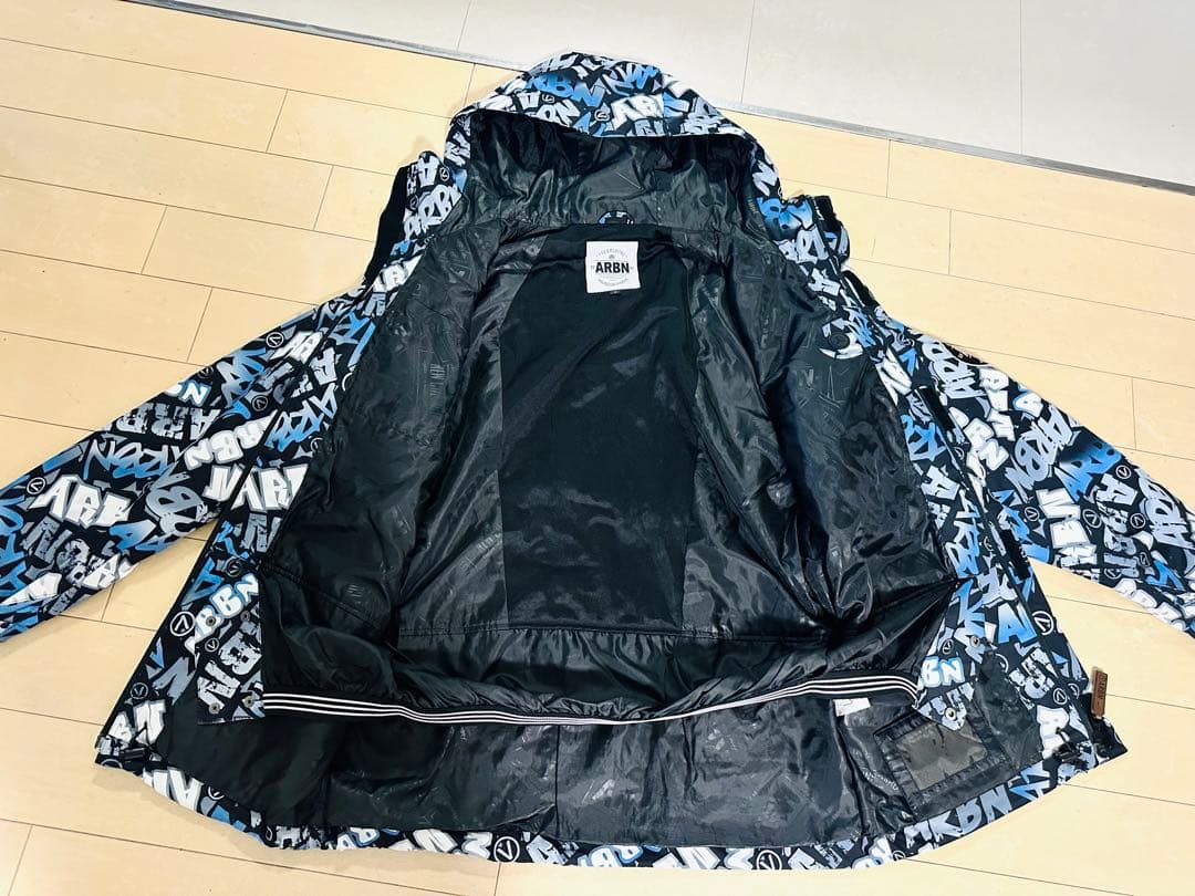 ARBN （アシックス製）　高機能スノーボードウェア　美品