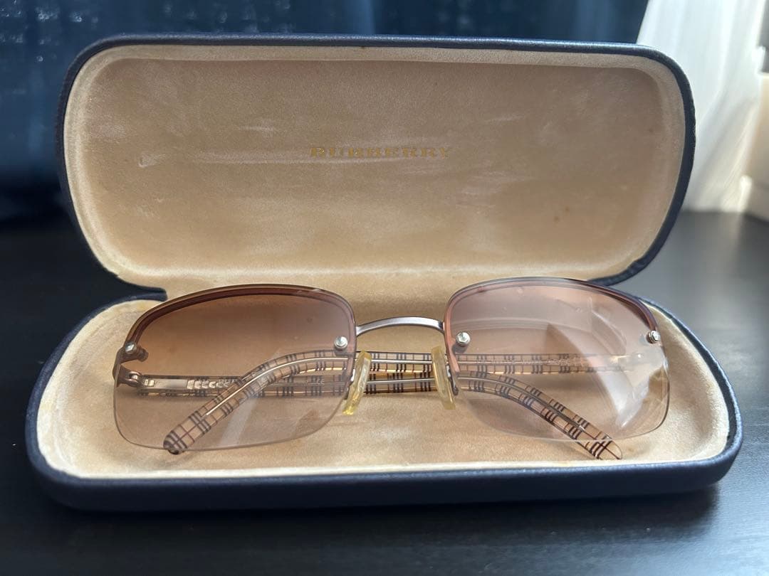 【美品】【再値下】Burberry B8874/Sサングラス スクエアビンテージ