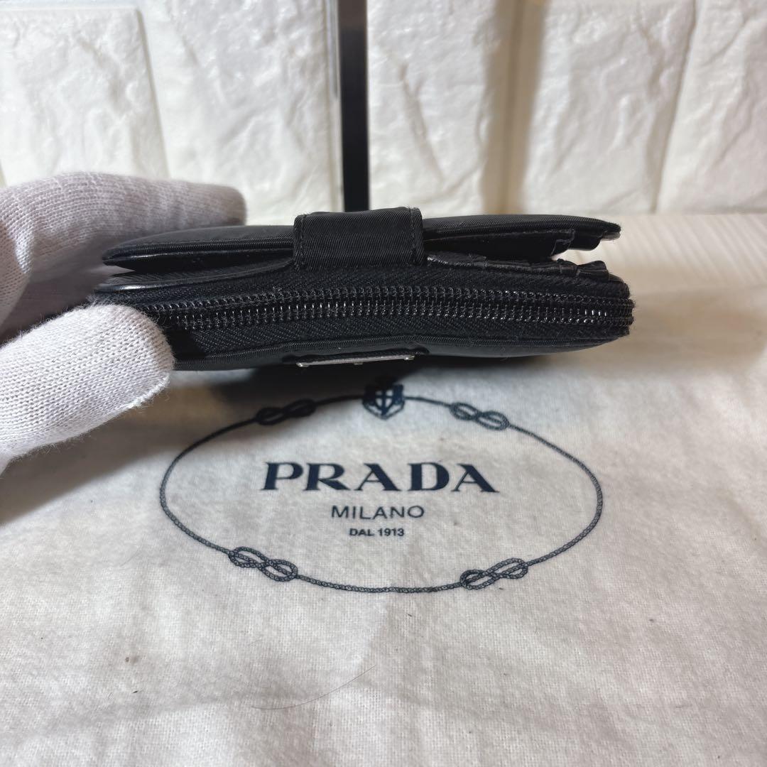 PRADA プラダ ギャラカード 二つ折り財布　 三角ロゴ 黒 ナイロン レザー