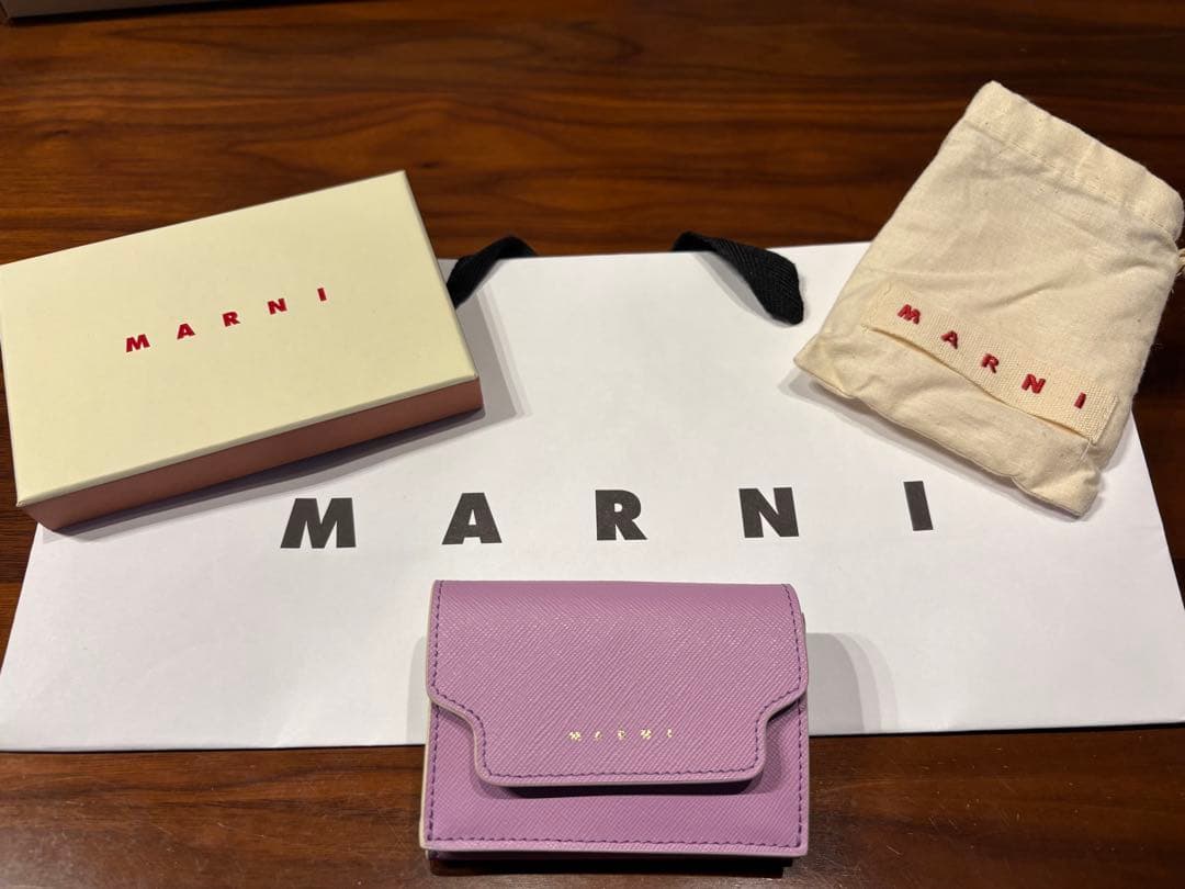 【新品未使用】最終値下げ！！MARNI 三つ折財布