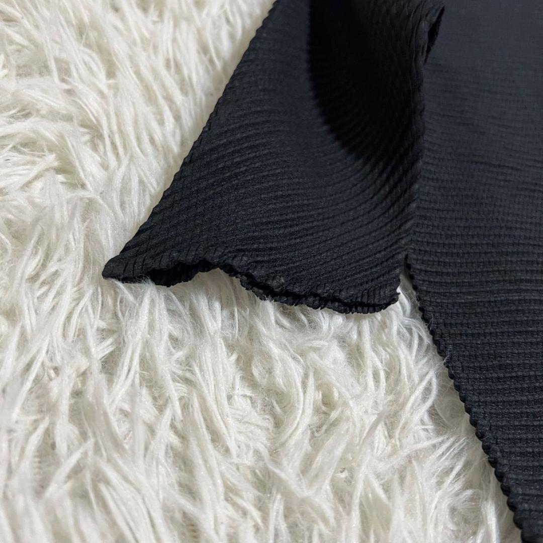 美品✨イッセイミヤケ 半袖ハイネックカットソー 半袖 黒 ブラック サイズM