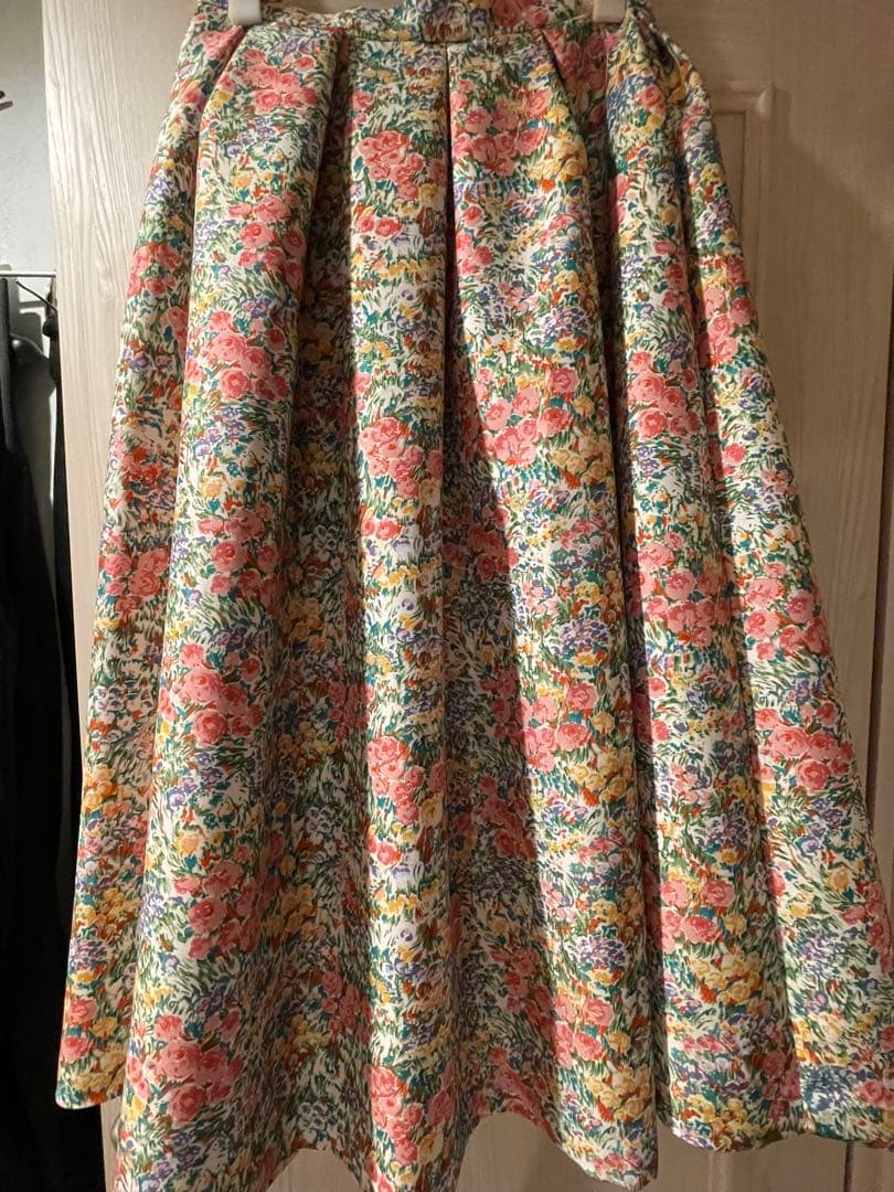 ツルバイマリコオイカワ 花柄スカート 38サイズ