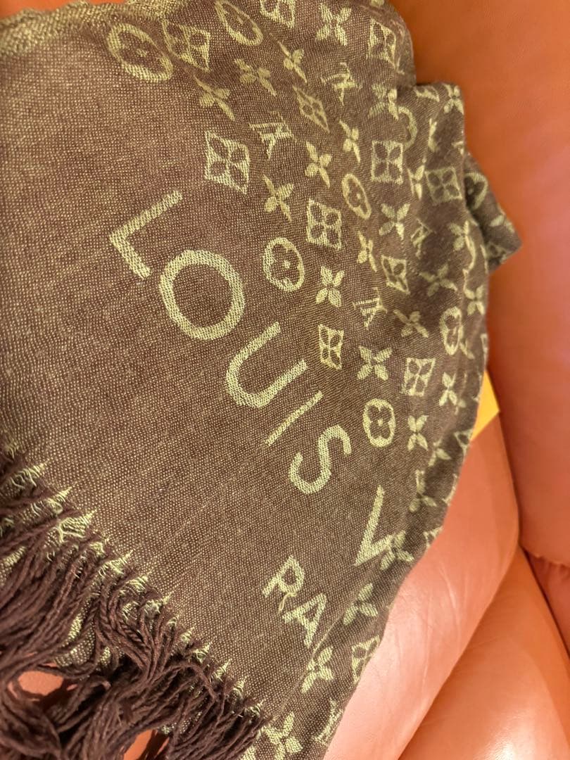 LOUIS VUITTON ブラウンマフラー