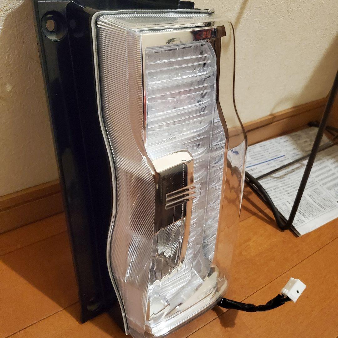 H26年 LA600S LA610S タントカスタム用右テールランプユニット