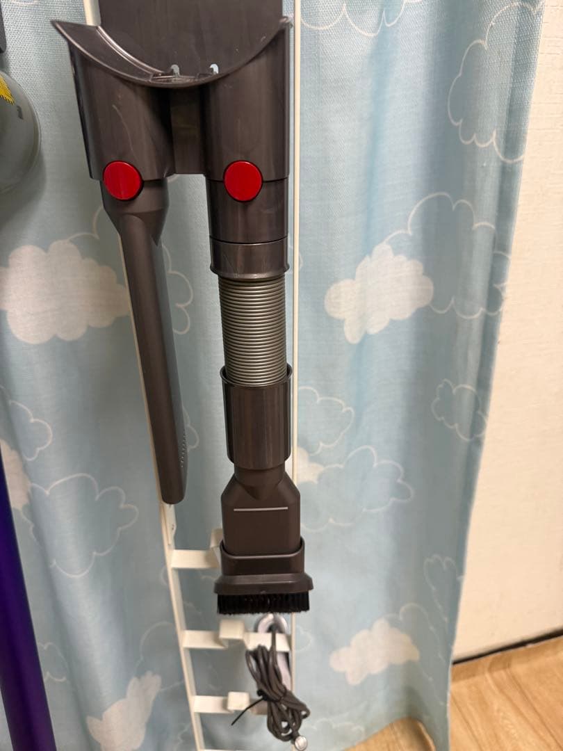 Dyson V6 コードレス掃除機 /SV11 スタンド付 動作確認済