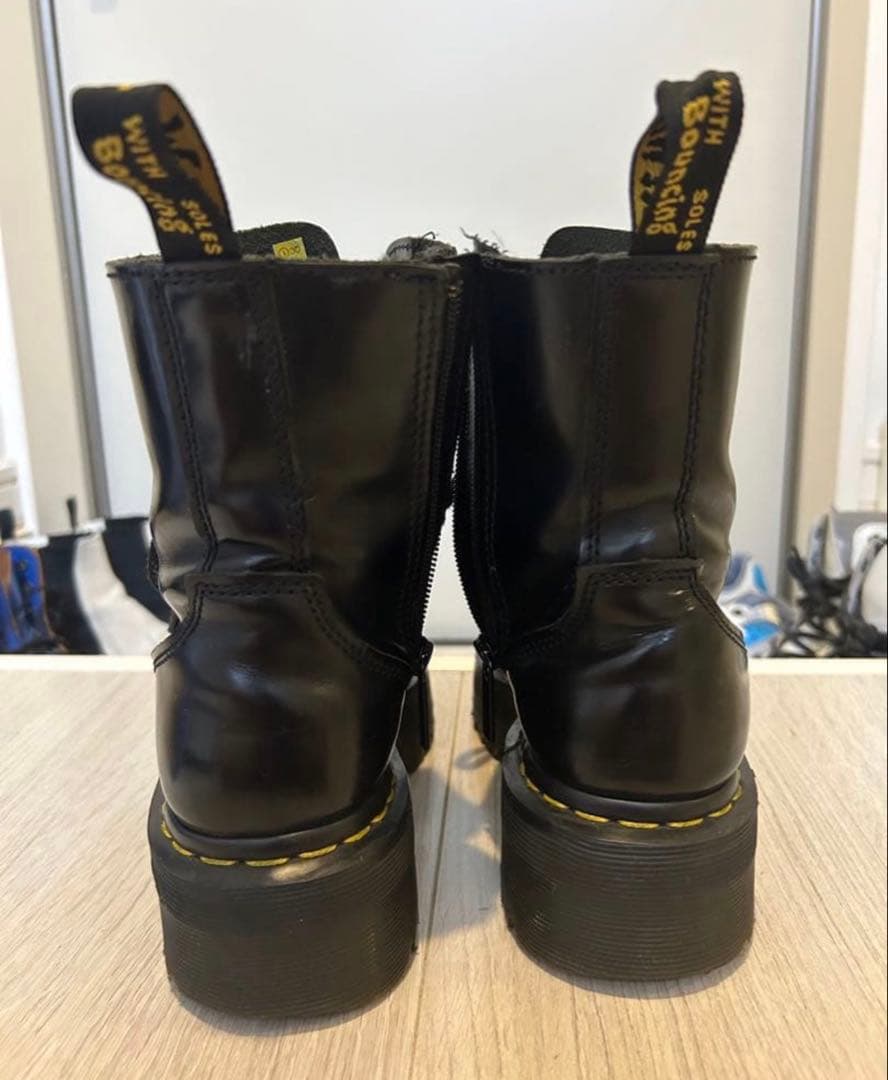 Dr.Martens 8ホール UK4