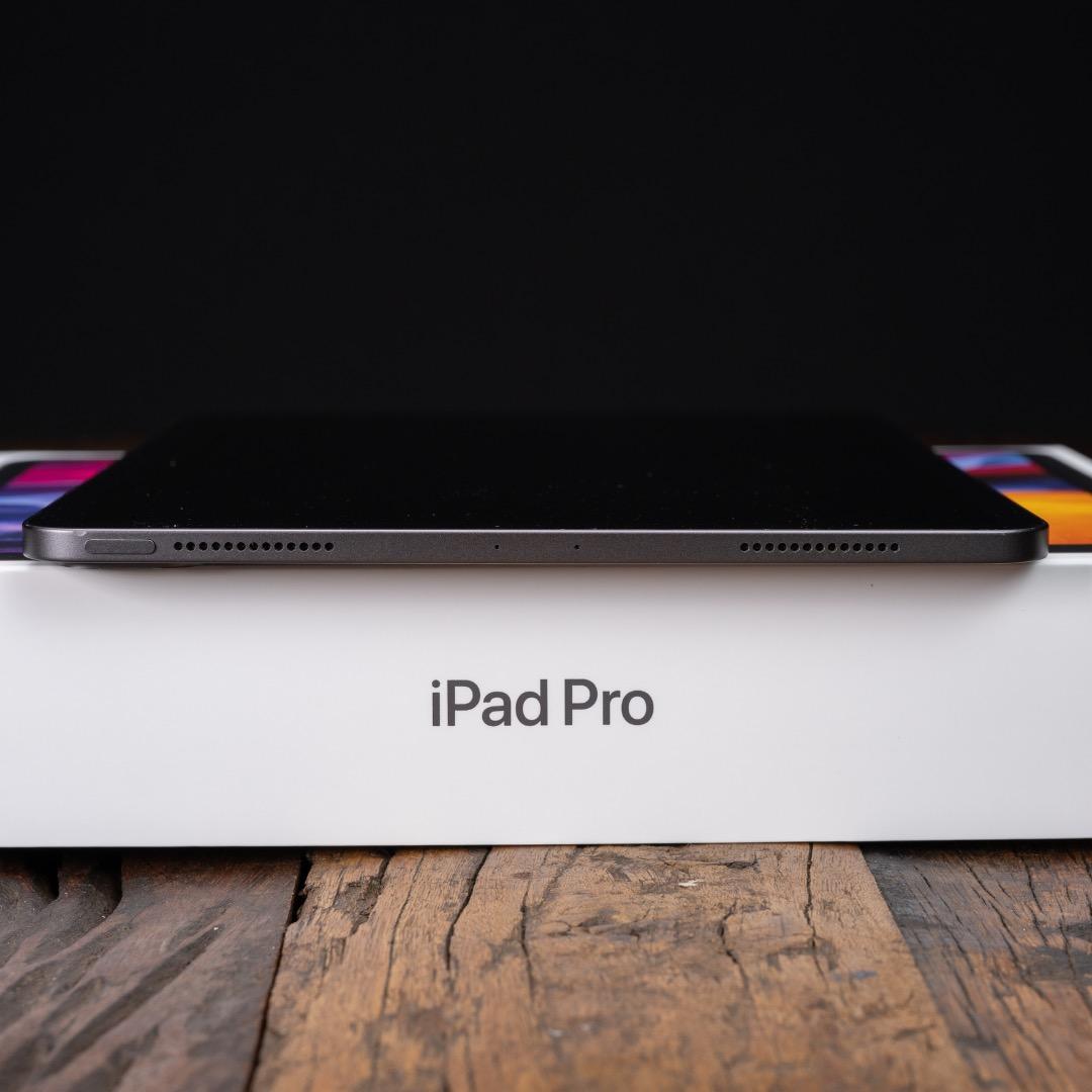 美品 Apple iPad Pro 11インチ 第2世代 256GB A2230