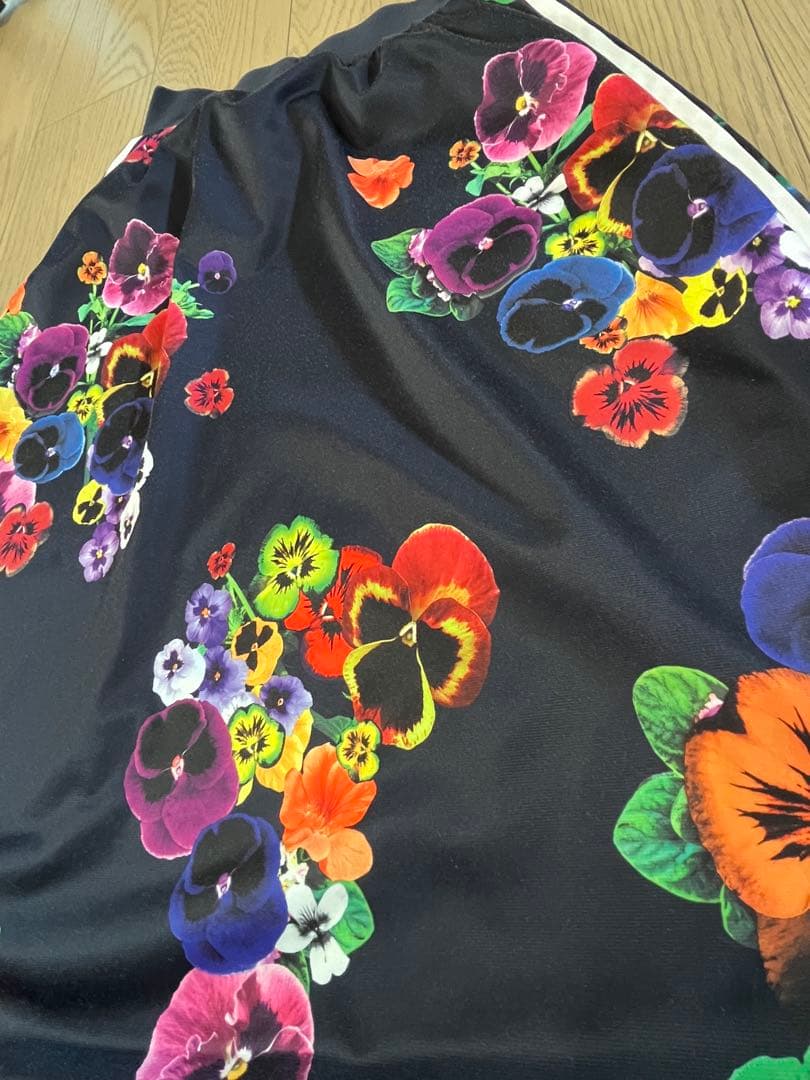 ✴︎ adidas originals 花柄　スカート