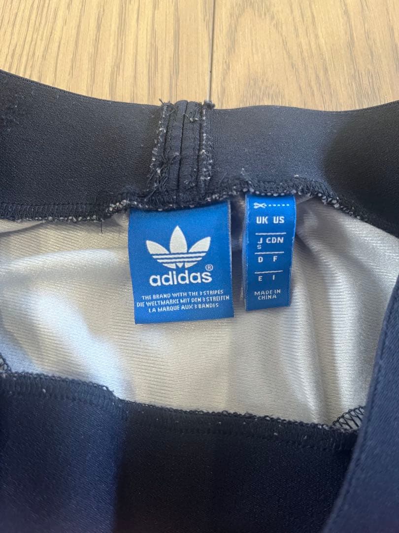 ✴︎ adidas originals 花柄　スカート