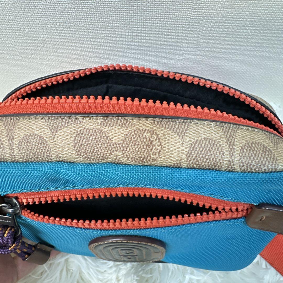 COACH ウエストバッグ シグネチャー柄 ベージュ ターコイズ 76157