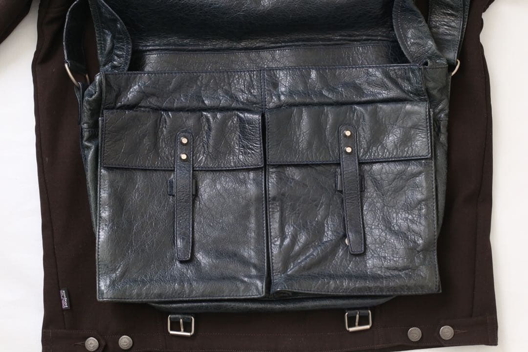 バッグ BALENCIAGA leather shoulder bag the city