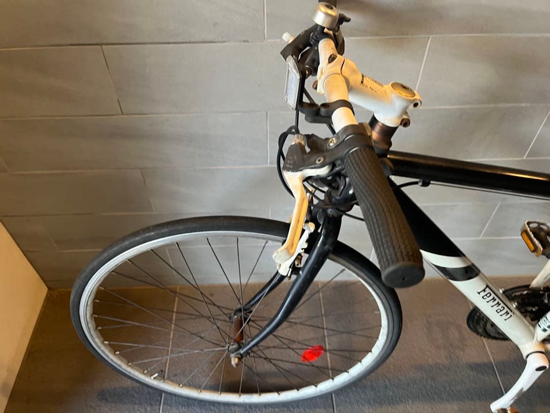 【東京近郊受渡希望】クロスバイク　フェラーリ　軽量車体　即乗可能
